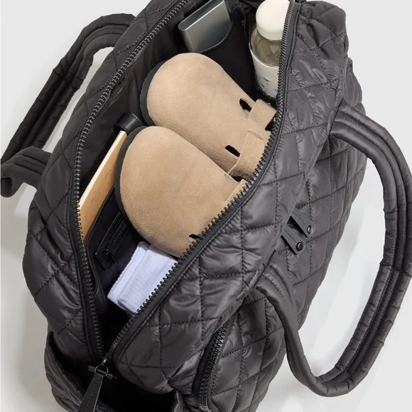 Quince Transit qualified duffle bag - Picture 3 of 6